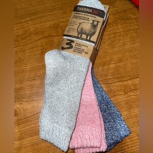 NWT WOMAN THERMAL WOOL 3-PACK SOCKS SIZE 9-11